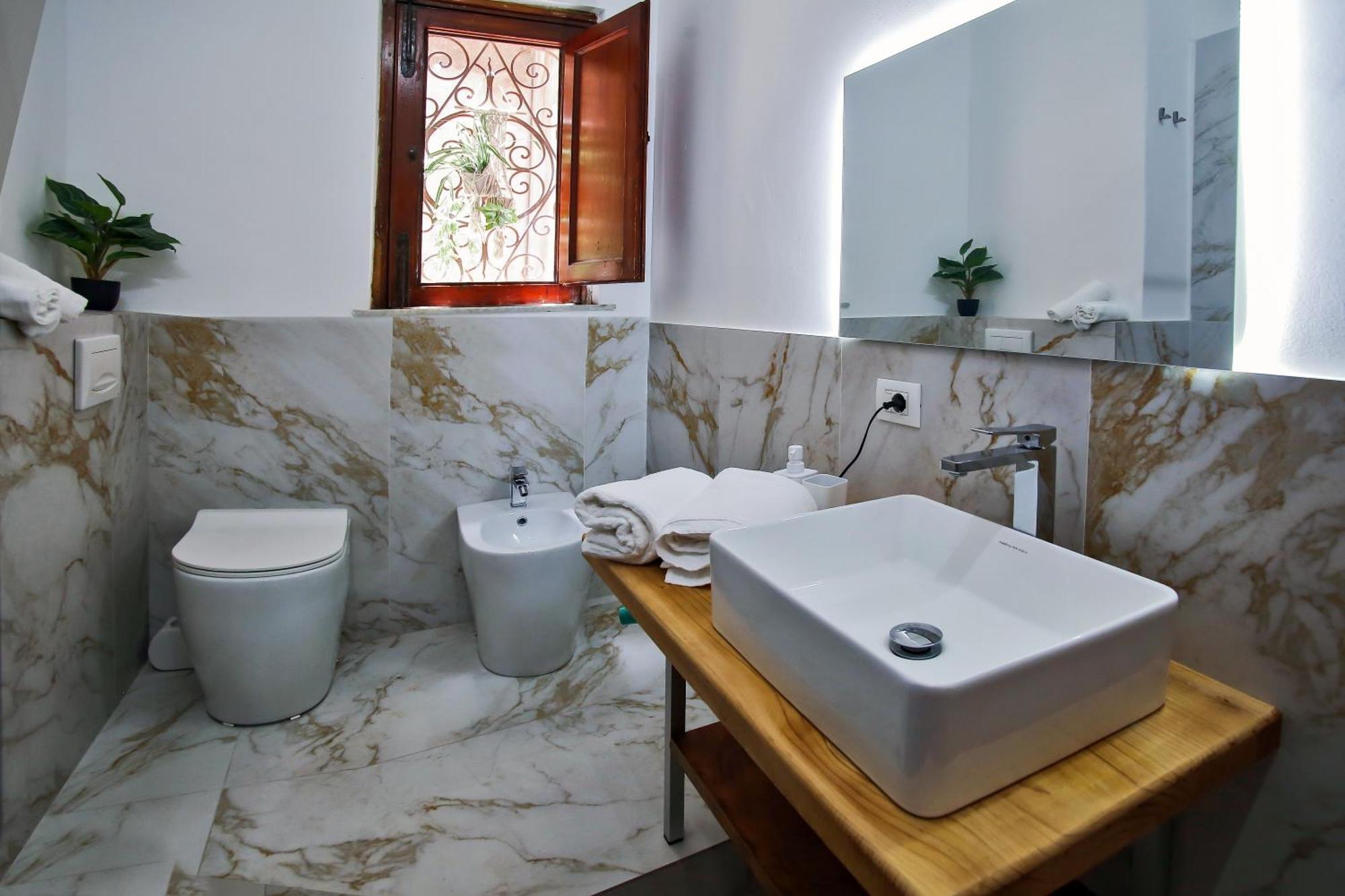 Tiritu Apartments Катания Экстерьер фото