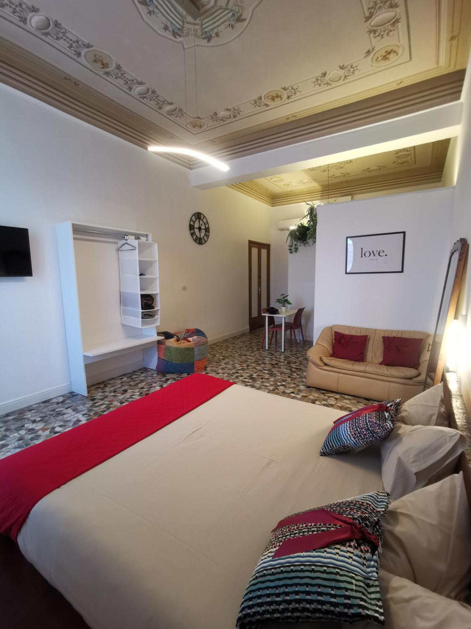 Tiritu Apartments Катания Экстерьер фото